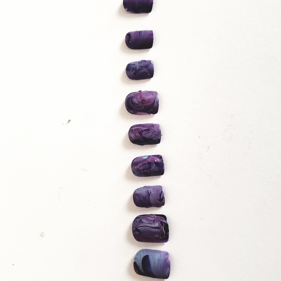 Custom nails - Picture 2 of 3